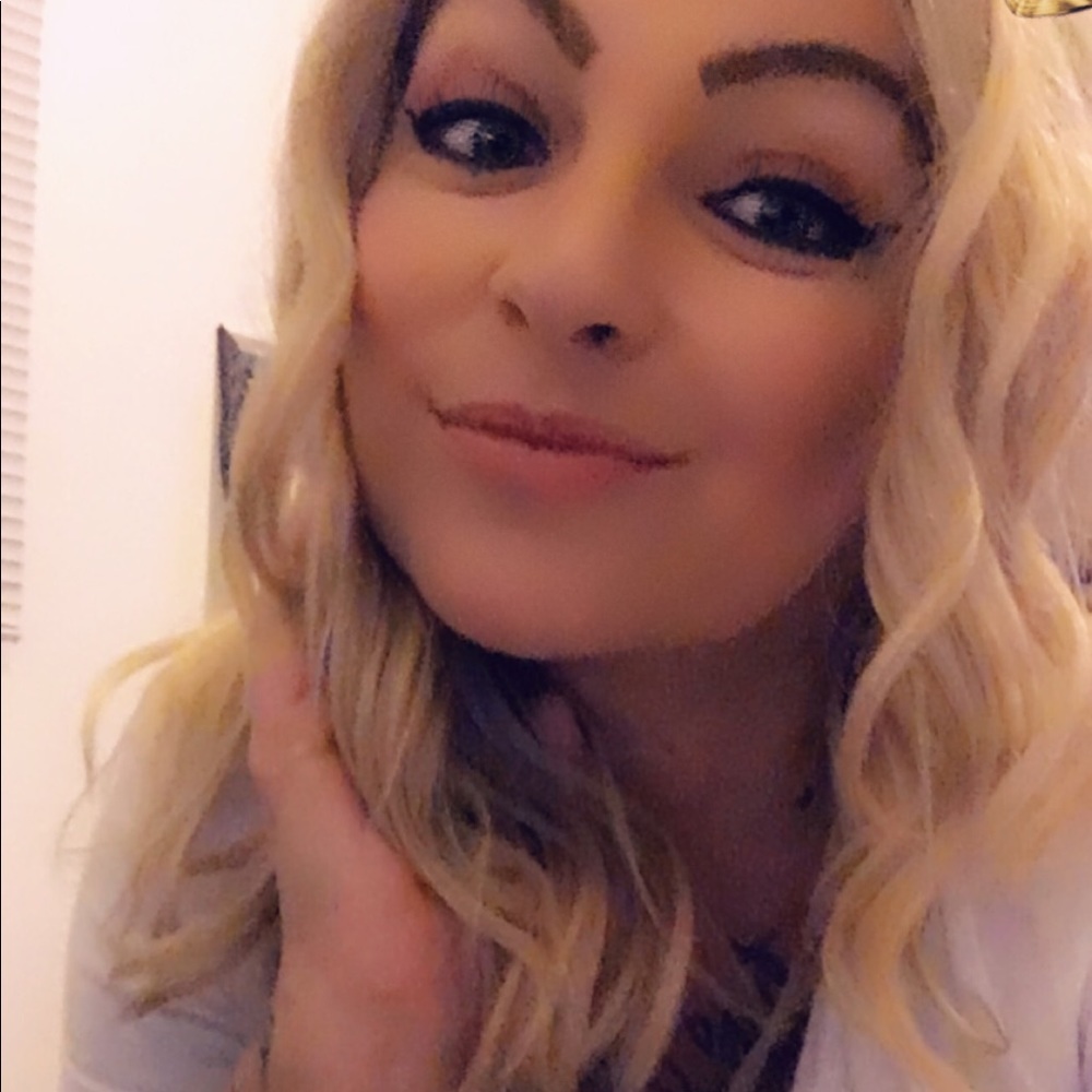 Meet your Posher, Sheshellie
